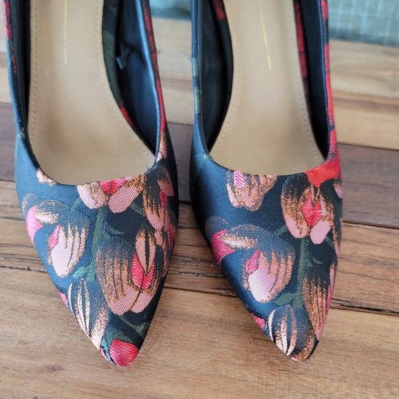 Beautiful embroidered lace high heels - Picture 2 of 8